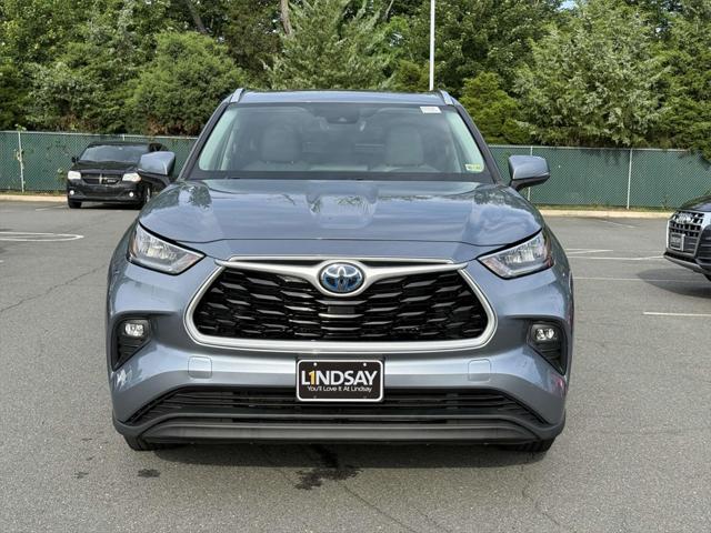 used 2020 Toyota Highlander Hybrid car, priced at $34,997