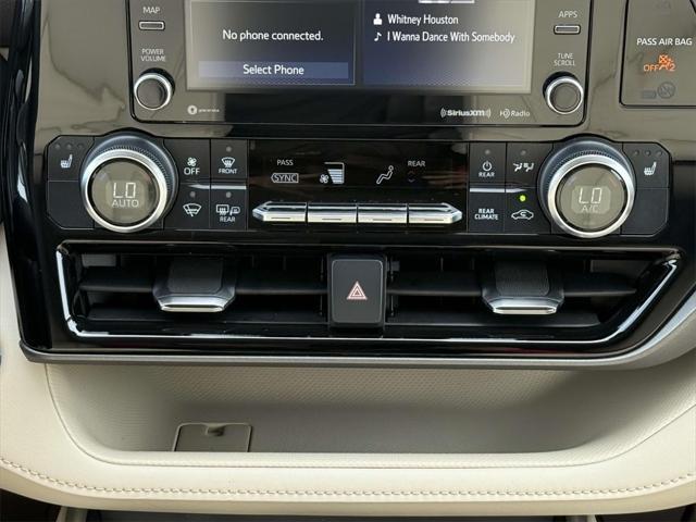 used 2022 Toyota Highlander car, priced at $37,997