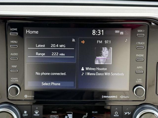 used 2022 Toyota Highlander car, priced at $37,997