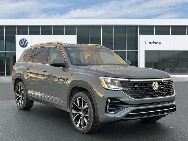 new 2025 Volkswagen Atlas car, priced at $52,017