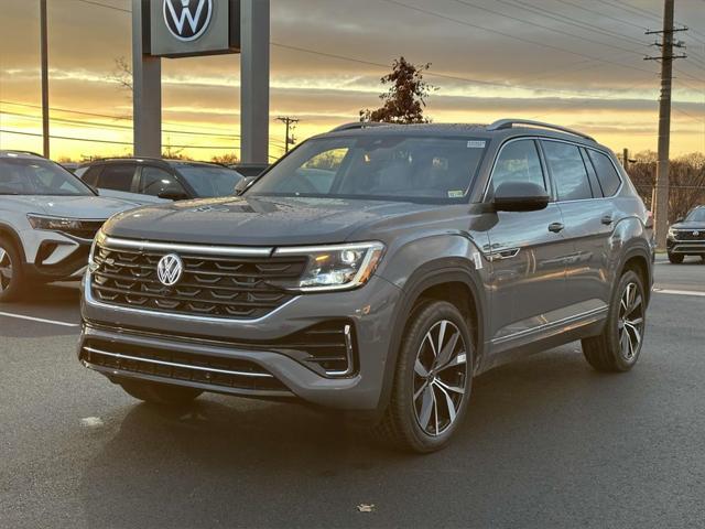 new 2025 Volkswagen Atlas car, priced at $52,017