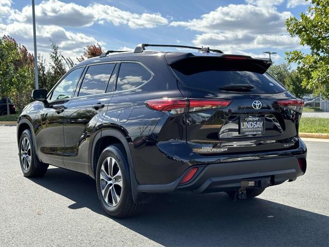 used 2022 Toyota Highlander car, priced at $36,997