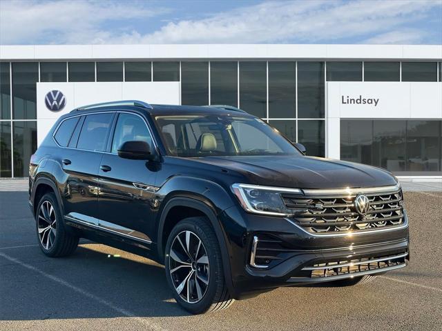 new 2025 Volkswagen Atlas car, priced at $51,428