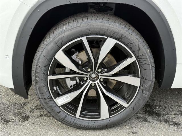 new 2025 Volkswagen Atlas car, priced at $52,788