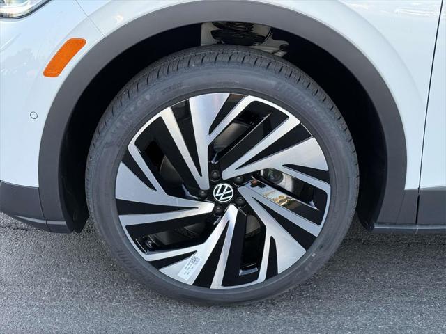 new 2025 Volkswagen ID.4 car, priced at $52,879