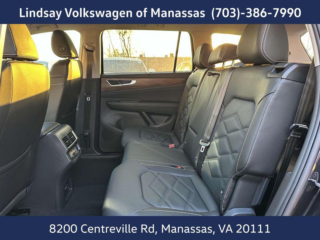 new 2025 Volkswagen Atlas car, priced at $43,182