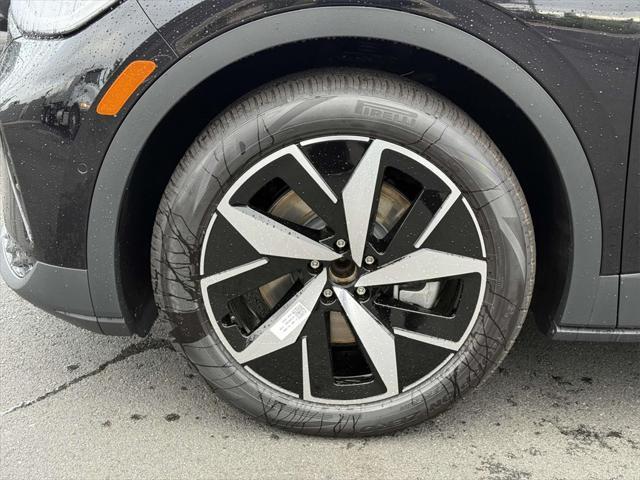 new 2025 Volkswagen ID.4 car, priced at $45,571