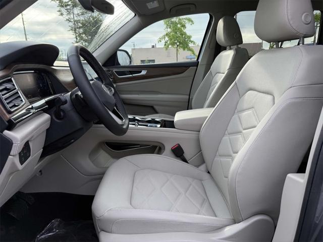 new 2025 Volkswagen Atlas car, priced at $42,207