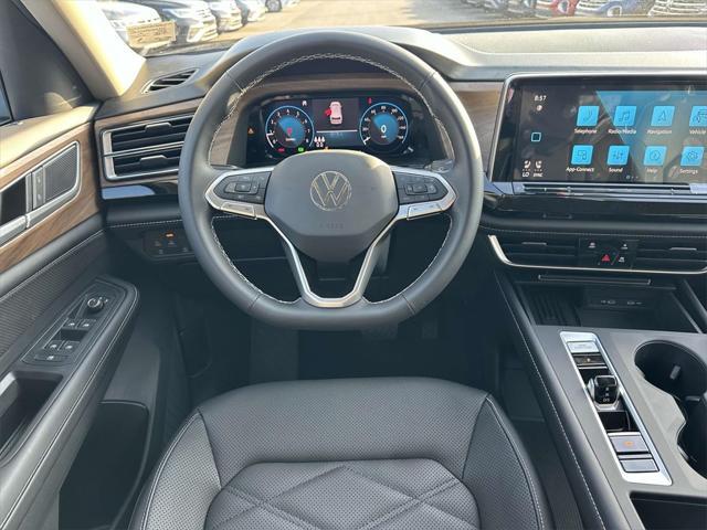 new 2025 Volkswagen Atlas car, priced at $37,978