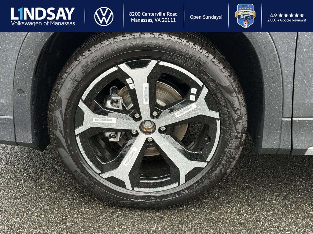 new 2025 Volkswagen Tiguan car, priced at $33,328