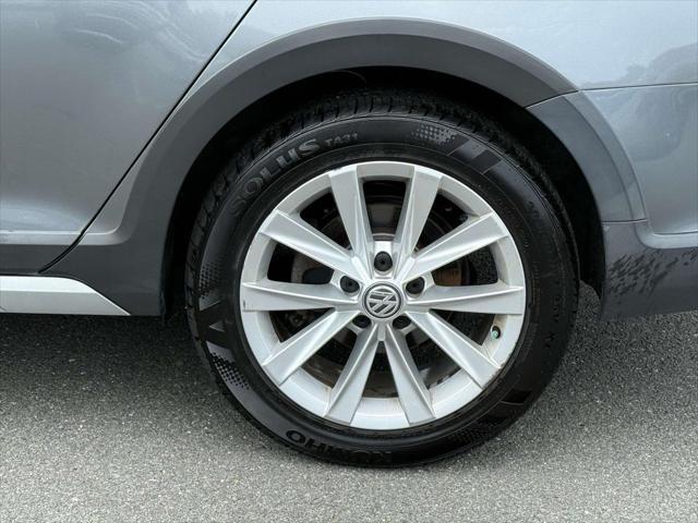 used 2018 Volkswagen Golf Alltrack car, priced at $18,997