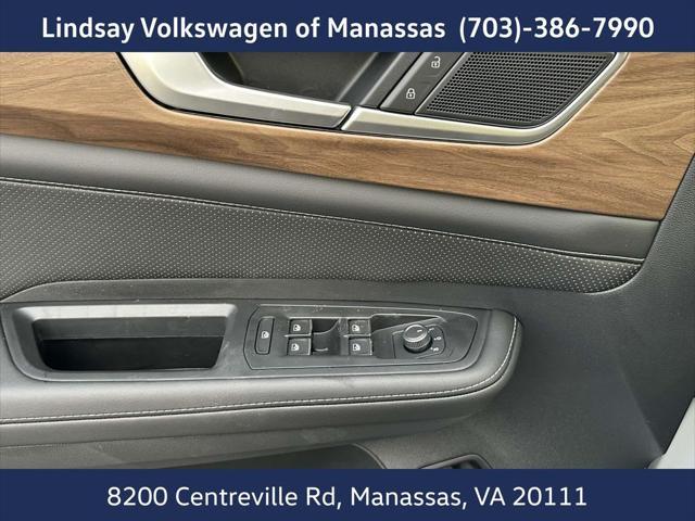 new 2025 Volkswagen Atlas car, priced at $43,526