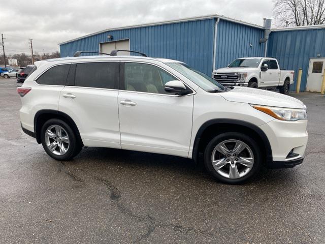 used 2015 Toyota Highlander car, priced at $22,483