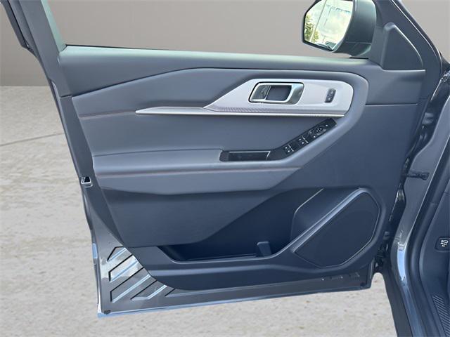 new 2025 Ford Explorer car, priced at $43,462