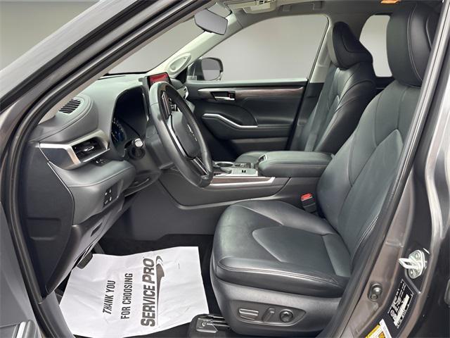 used 2021 Toyota Highlander Hybrid car, priced at $38,768