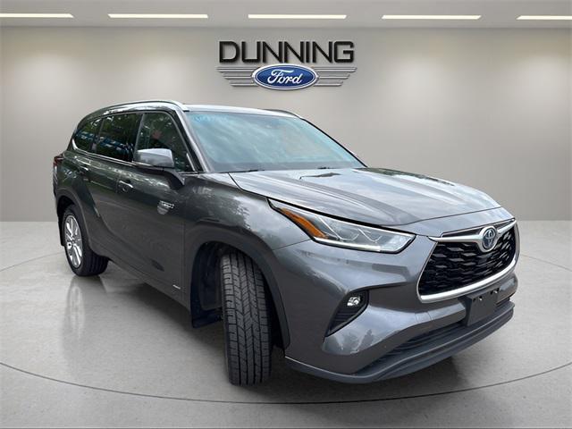 used 2021 Toyota Highlander Hybrid car, priced at $38,768