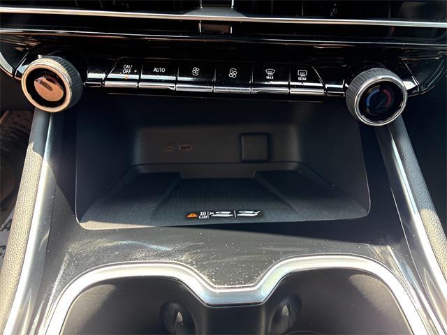 used 2024 Chevrolet Traverse car, priced at $49,979