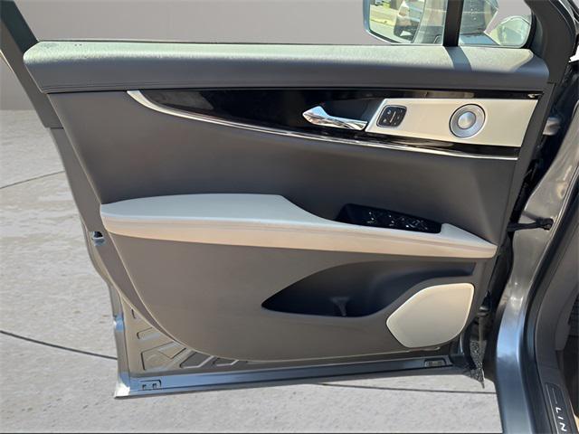 used 2022 Lincoln Nautilus car, priced at $28,977