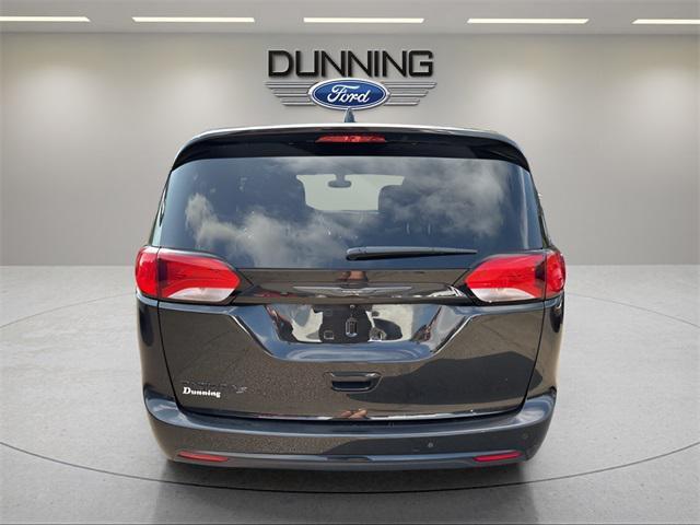used 2020 Chrysler Pacifica car, priced at $18,391