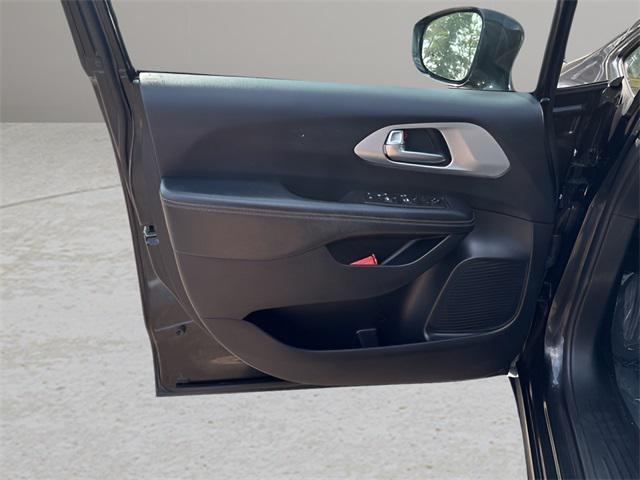 used 2020 Chrysler Pacifica car, priced at $18,391