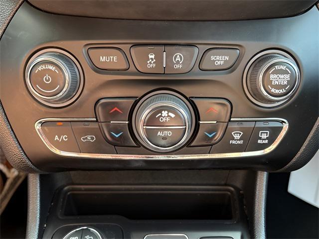 used 2022 Jeep Cherokee car, priced at $26,979