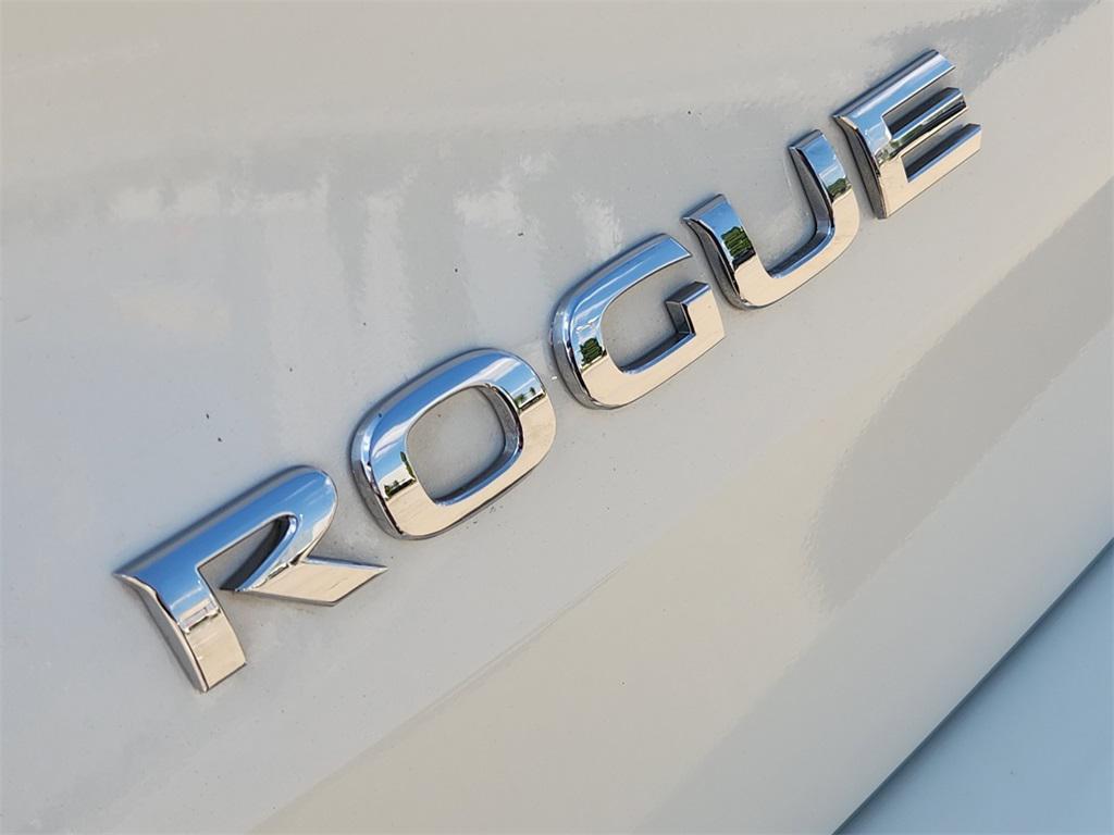 used 2019 Nissan Rogue car, priced at $17,888