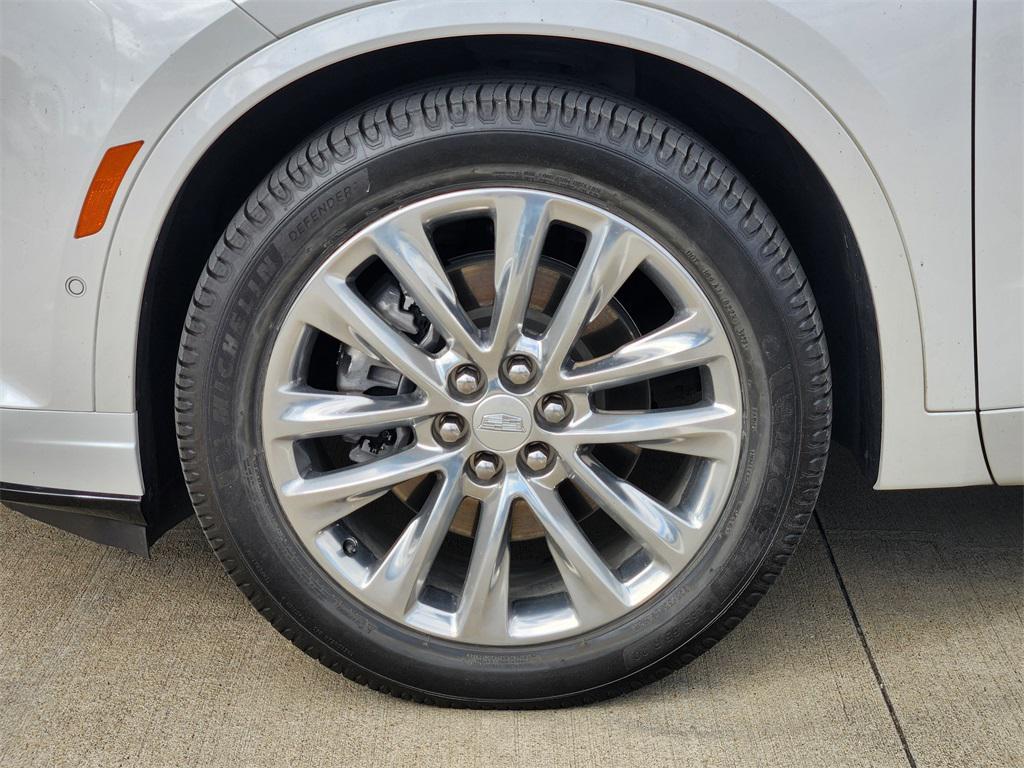 used 2022 Cadillac XT6 car, priced at $34,888