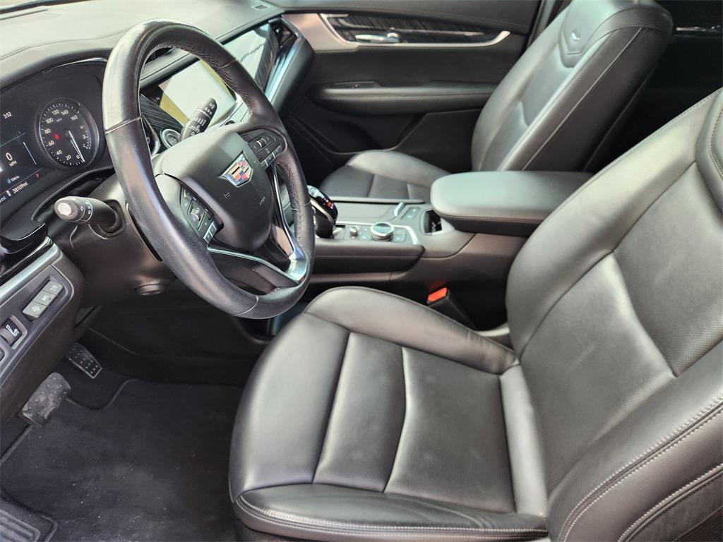 used 2022 Cadillac XT6 car, priced at $34,888