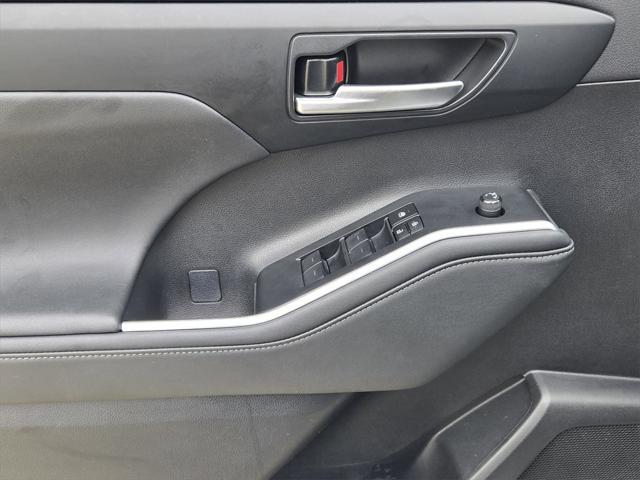 used 2024 Toyota Highlander Hybrid car, priced at $46,888