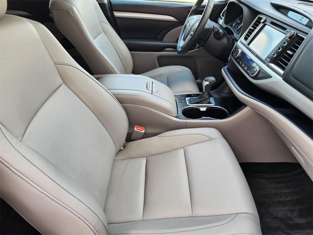 used 2018 Toyota Highlander car, priced at $21,888