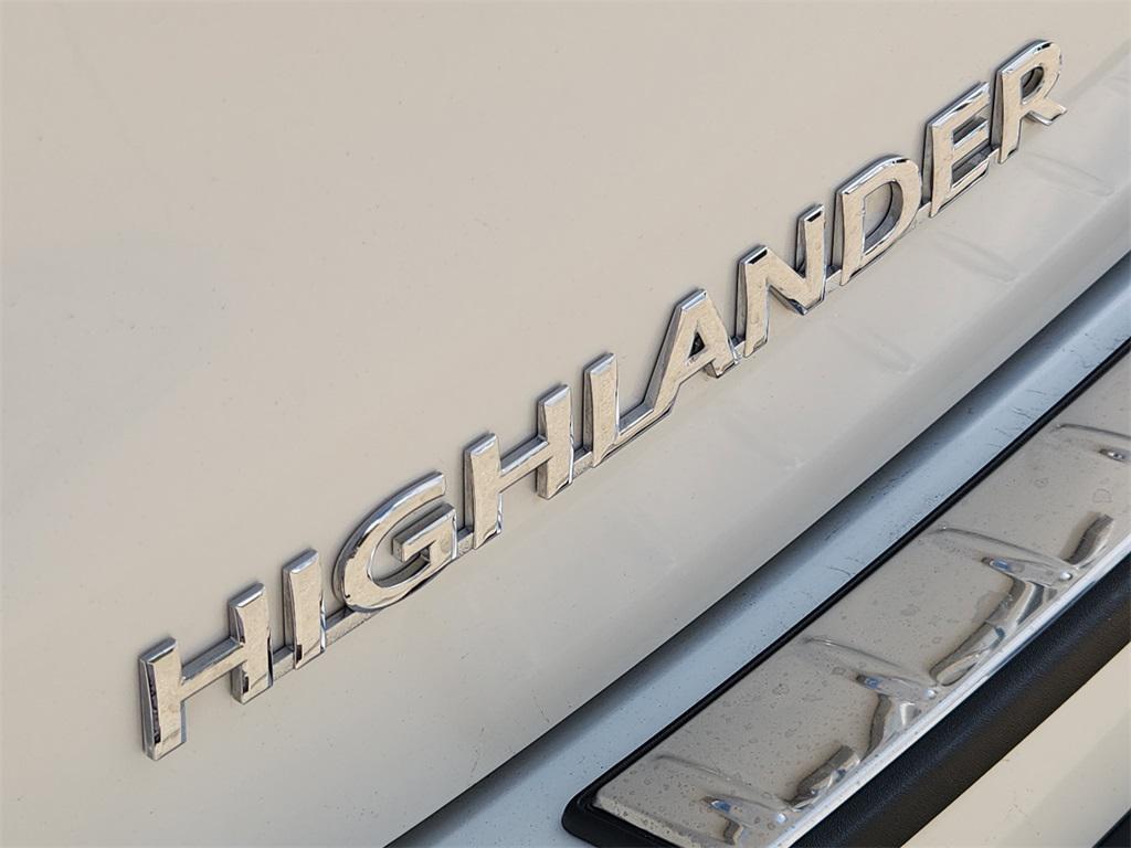 used 2018 Toyota Highlander car, priced at $21,888