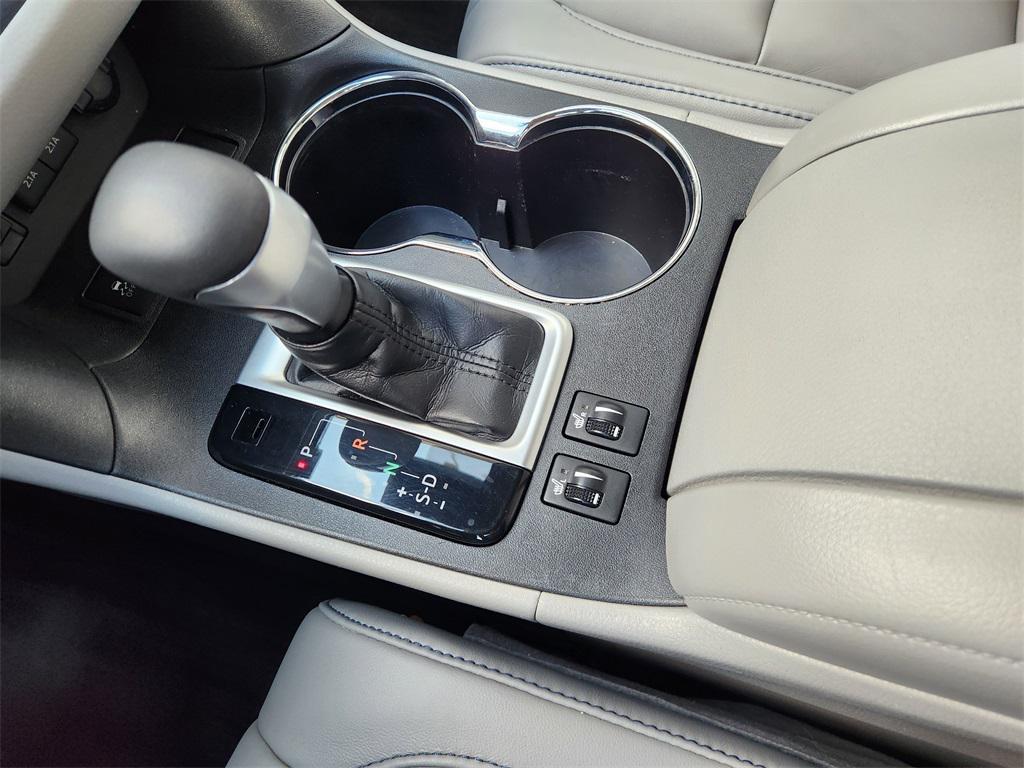 used 2018 Toyota Highlander car, priced at $21,888