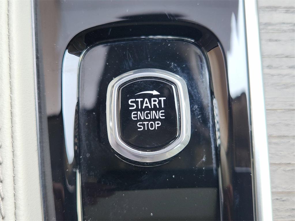 used 2024 Volvo XC90 car, priced at $46,189