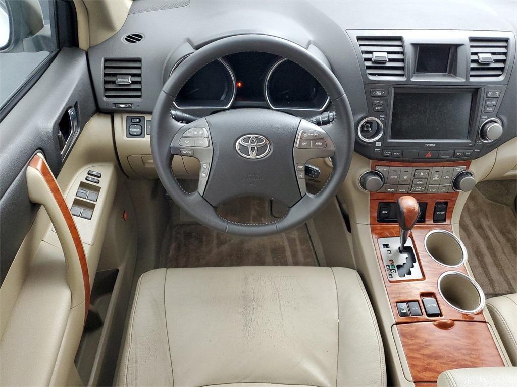 used 2008 Toyota Highlander car, priced at $8,888