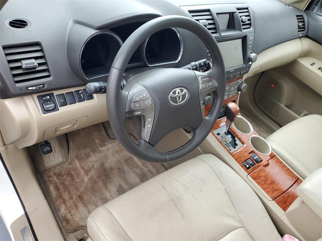 used 2008 Toyota Highlander car, priced at $8,888