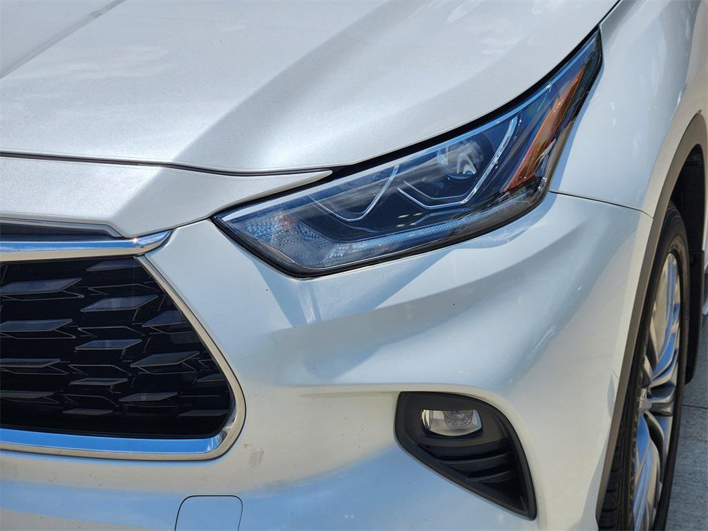 used 2020 Toyota Highlander car, priced at $29,777