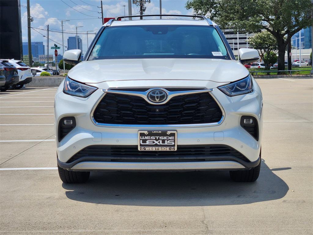 used 2020 Toyota Highlander car, priced at $29,777