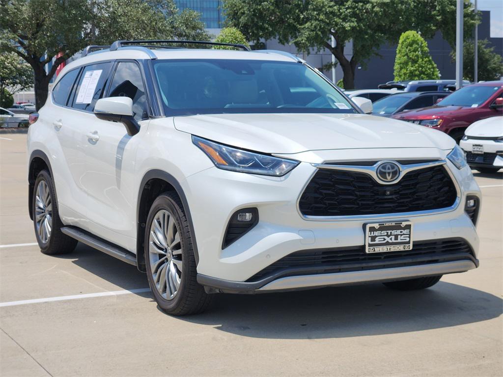 used 2020 Toyota Highlander car, priced at $29,777