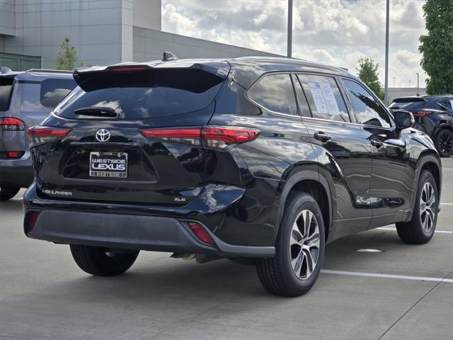 used 2021 Toyota Highlander car, priced at $33,888