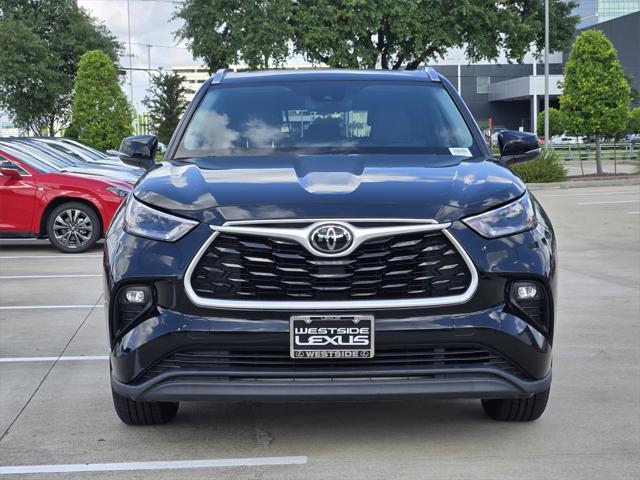 used 2021 Toyota Highlander car, priced at $33,888