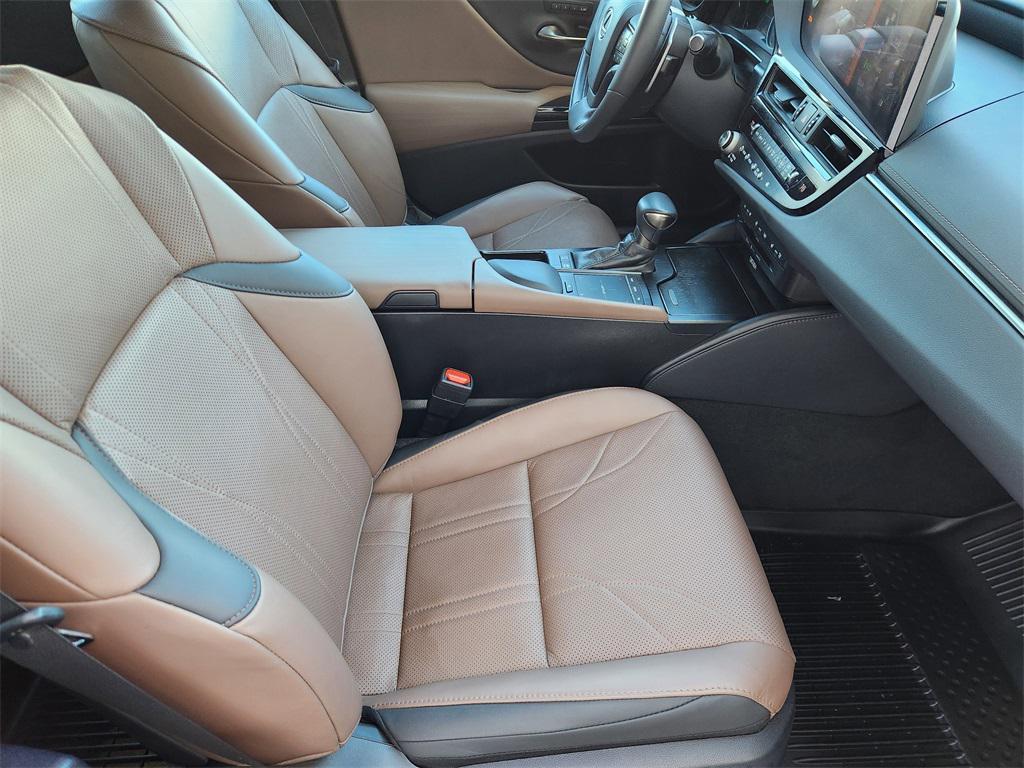 used 2022 Lexus ES 300h car, priced at $45,888