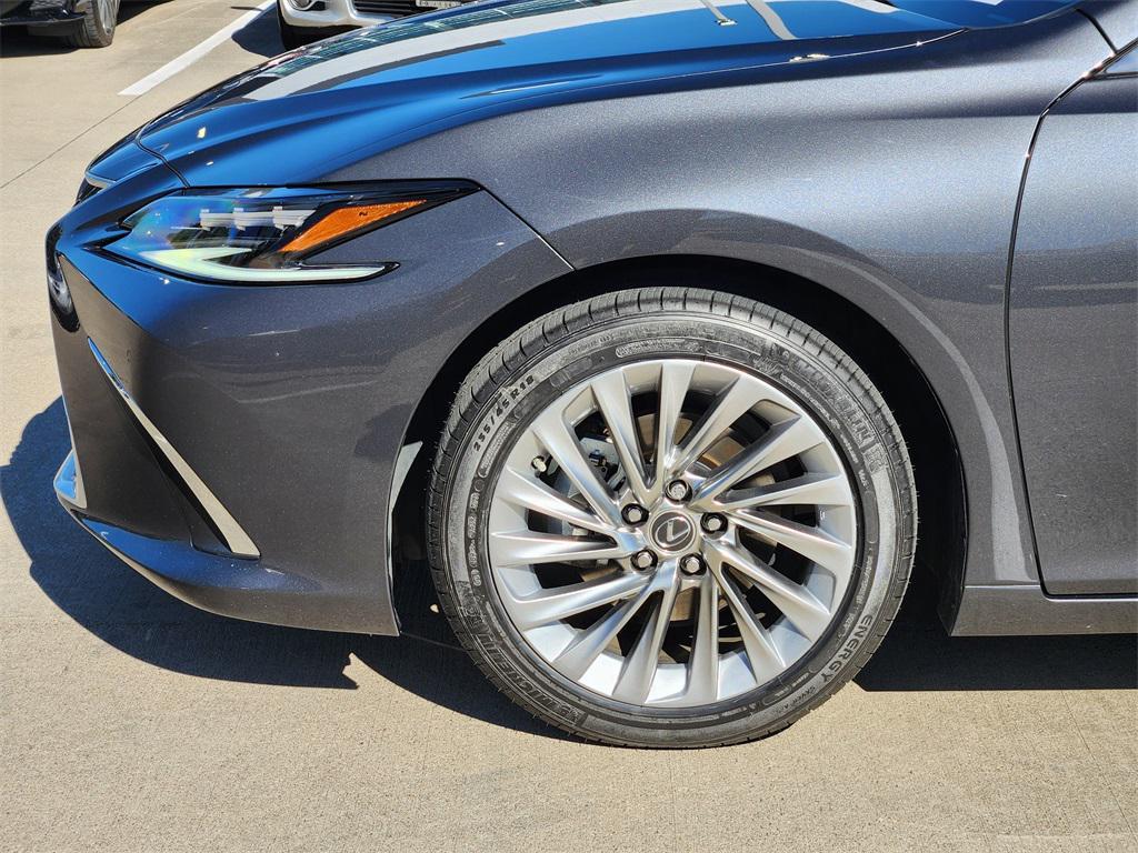 used 2022 Lexus ES 300h car, priced at $45,888