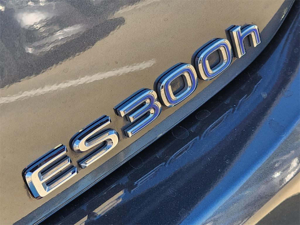 used 2022 Lexus ES 300h car, priced at $45,888