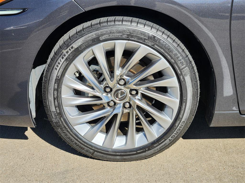 used 2022 Lexus ES 300h car, priced at $45,888