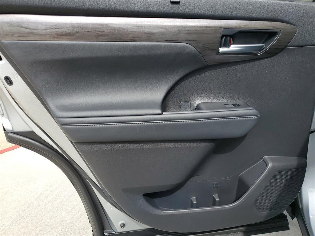 used 2023 Toyota Highlander car, priced at $45,888