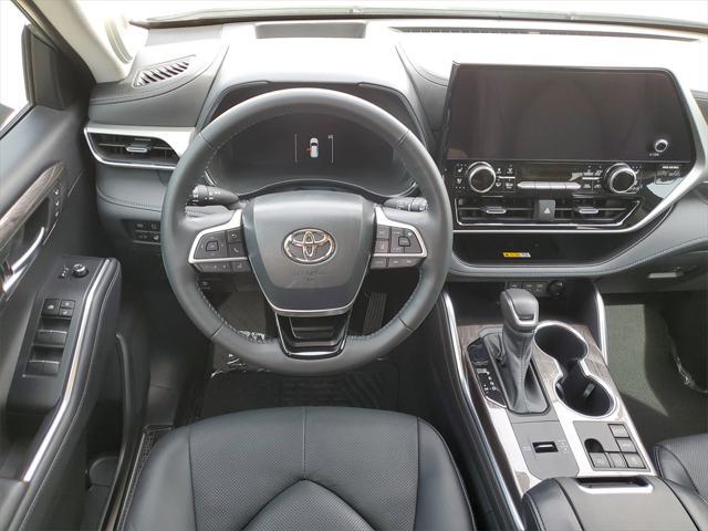 used 2023 Toyota Highlander car, priced at $42,777