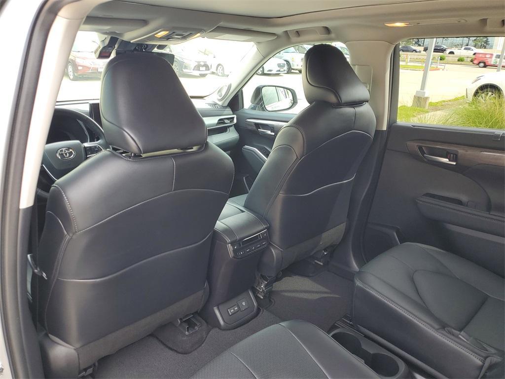 used 2023 Toyota Highlander car, priced at $45,888