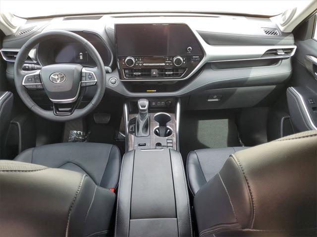 used 2023 Toyota Highlander car, priced at $42,777