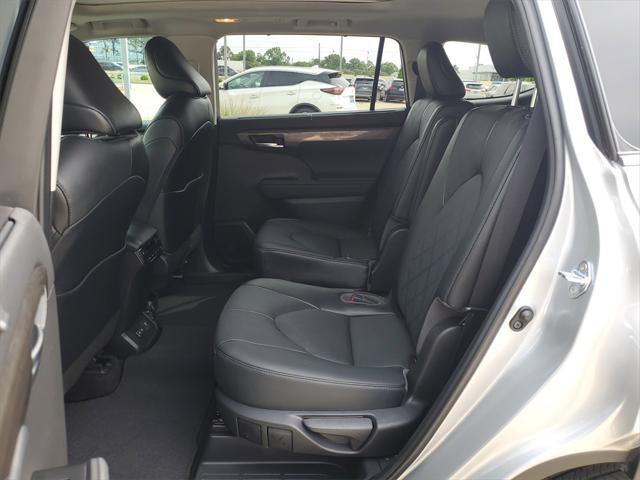 used 2023 Toyota Highlander car, priced at $42,777