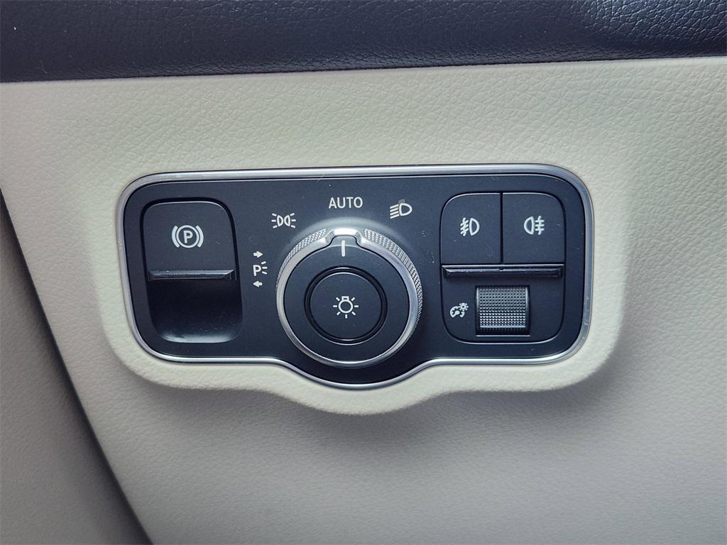 used 2021 Mercedes-Benz GLB 250 car, priced at $28,777